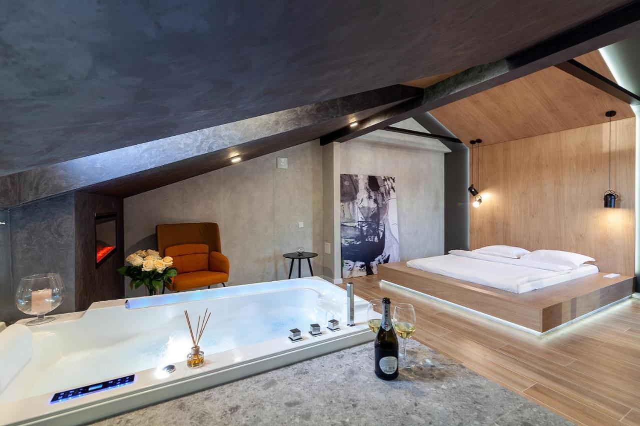 Royal Vip Jacuzzi Apart Lemberg Exterior foto