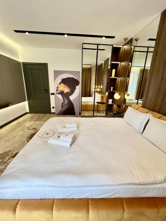 Royal Vip Jacuzzi Apart Lemberg Exterior foto