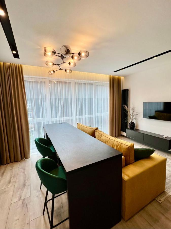 Royal Vip Jacuzzi Apart Lemberg Exterior foto